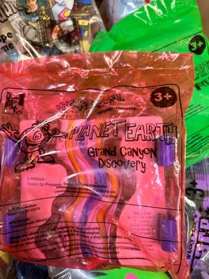 BURGER-KING, WENDY’S, KFC, JACK IN THE BOX & SONIC KIDS MEAL TOYS IN PACKAGES