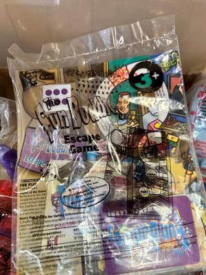 BURGER-KING, WENDY’S, KFC, JACK IN THE BOX & SONIC KIDS MEAL TOYS IN PACKAGES