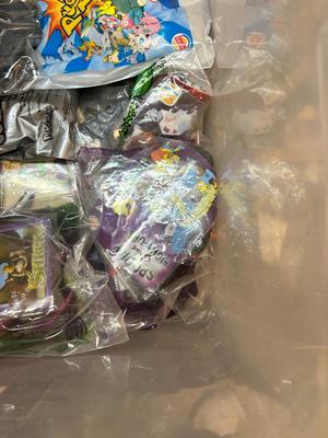 BURGER-KING, WENDY’S, KFC, JACK IN THE BOX & SONIC KIDS MEAL TOYS IN PACKAGES