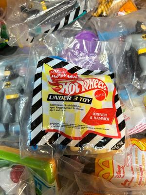 BIG LOT OF MCDONALD’S TOYS