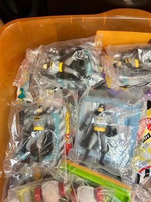 BIG LOT OF MCDONALD’S TOYS