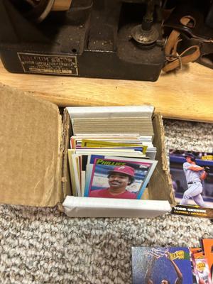 BASEBALL CARD COLLECTIBLES
