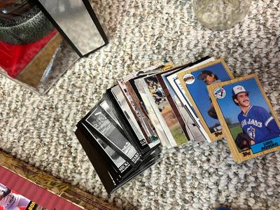 BASEBALL CARD COLLECTIBLES