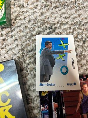 VTG BASKETBALL TRADING CARDS