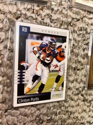 FOOTBALL TRADING CARDS