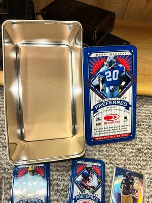FOOTBALL TRADING CARDS