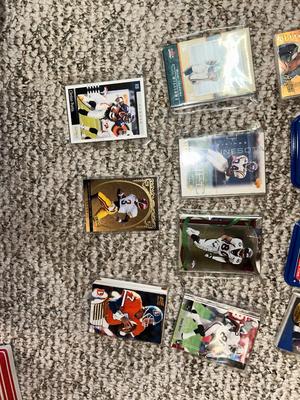 FOOTBALL TRADING CARDS
