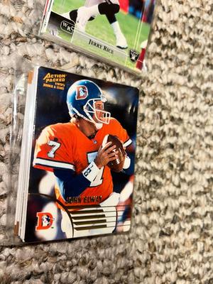 FOOTBALL TRADING CARDS