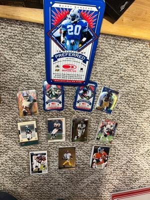 FOOTBALL TRADING CARDS