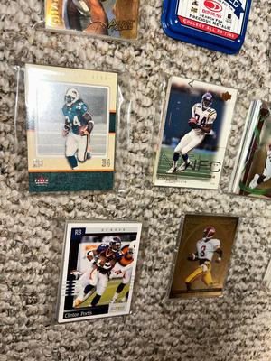 FOOTBALL TRADING CARDS