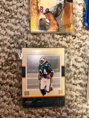FOOTBALL TRADING CARDS
