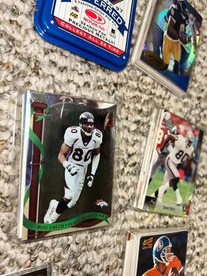 FOOTBALL TRADING CARDS