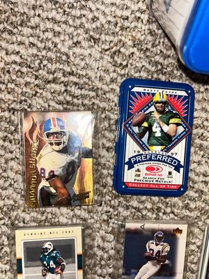 FOOTBALL TRADING CARDS
