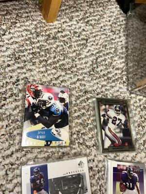 FOOTBALL TRADING CARDS