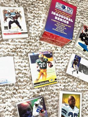 FOOTBALL TRADING CARDS