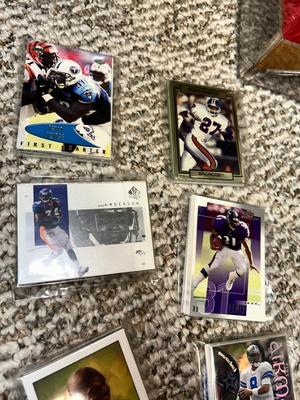FOOTBALL TRADING CARDS