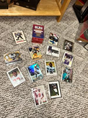 FOOTBALL TRADING CARDS