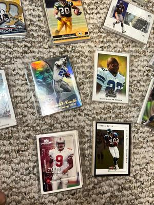 FOOTBALL TRADING CARDS