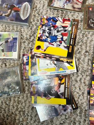 FOOTBALL TRADING CARDS
