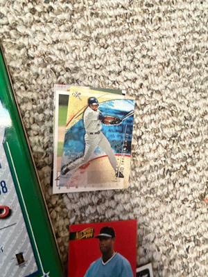 BASEBALL TRADING CARDS