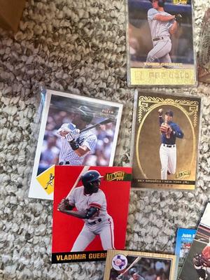 BASEBALL TRADING CARDS