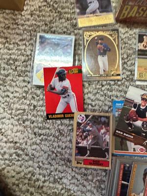 BASEBALL TRADING CARDS