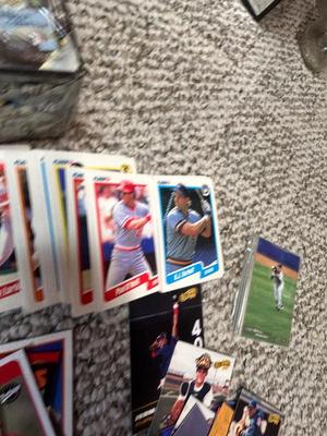BASEBALL TRADING CARDS
