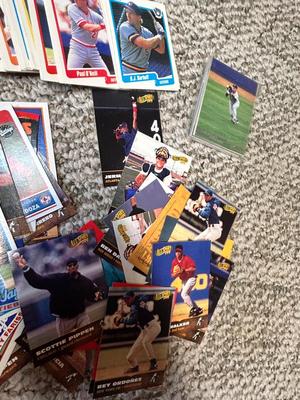 BASEBALL TRADING CARDS