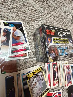 BASEBALL TRADING CARDS