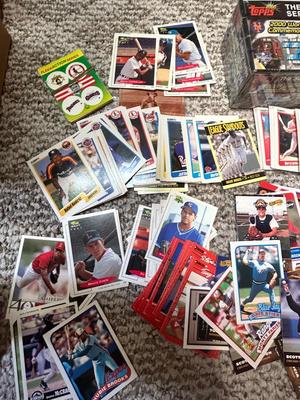 BASEBALL TRADING CARDS