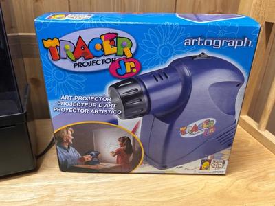 TRACER PROJECTOR JUNIOR AND FLORAL FIBER OPTIC LAMP