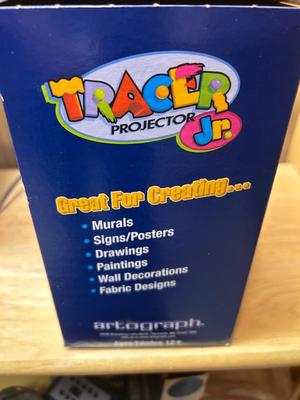 TRACER PROJECTOR JUNIOR AND FLORAL FIBER OPTIC LAMP