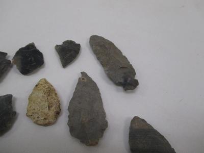 Assortment Of Arrowheads Choice 1