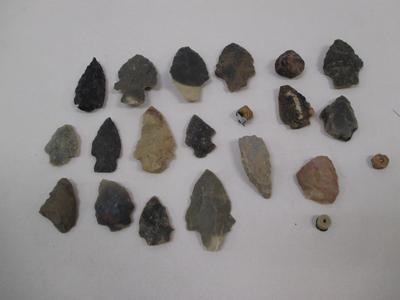 Assortment Of Arrowheads Choice 2