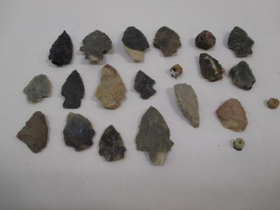 Assortment Of Arrowheads Choice 2