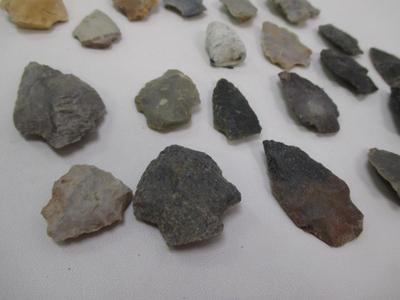 Assortment Of Arrowheads Choice 3