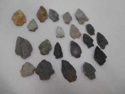 Assortment Of Arrowheads Choice 3