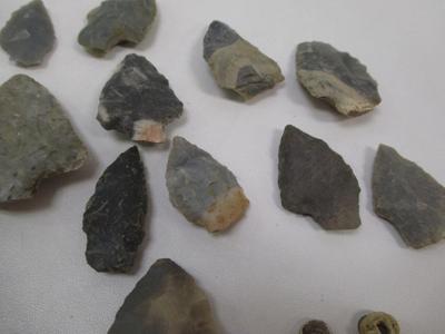 Assortment Of Arrowheads Choice 4
