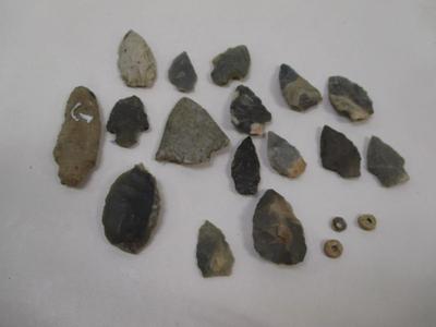 Assortment Of Arrowheads Choice 4