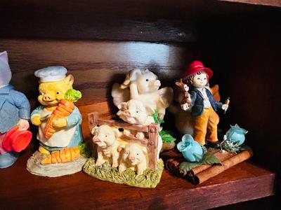 DISPLAY CASE PACKED FULL OF PIGS