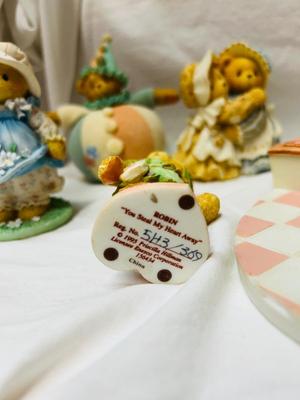 CHERISHED TEDDIES WITH PLATFORM AND MONTEFIORI WEDDING COUPLE