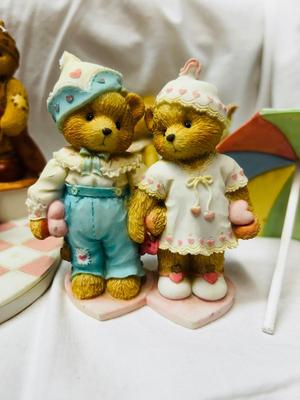 CHERISHED TEDDIES WITH PLATFORM AND MONTEFIORI WEDDING COUPLE