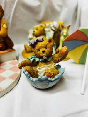 CHERISHED TEDDIES WITH PLATFORM AND MONTEFIORI WEDDING COUPLE