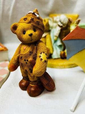 CHERISHED TEDDIES WITH PLATFORM AND MONTEFIORI WEDDING COUPLE
