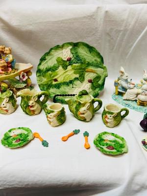 COLLECTIBLE MINIATURE TEA SETS