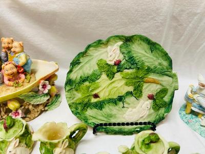 COLLECTIBLE MINIATURE TEA SETS