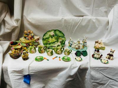 COLLECTIBLE MINIATURE TEA SETS