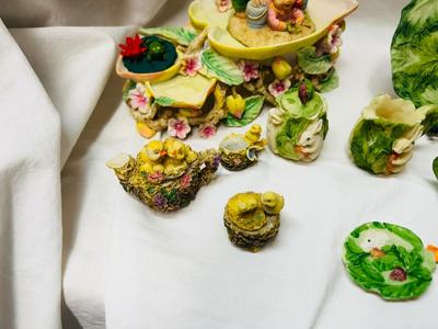 COLLECTIBLE MINIATURE TEA SETS