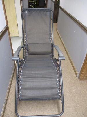 Zero Gravity Recliner With Adjustable Pillow