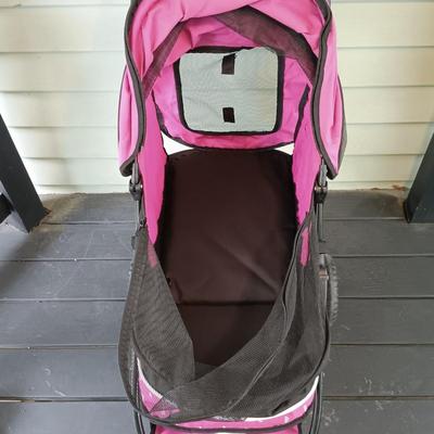 LOT 312: Pet Gear Inc. PG8250 Special Edition Pet Stroller